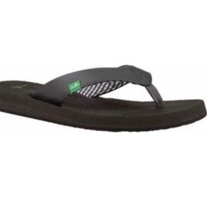 New sanuk flip flops